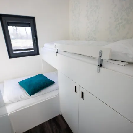 Hausboot Seestern Ferienhaus *